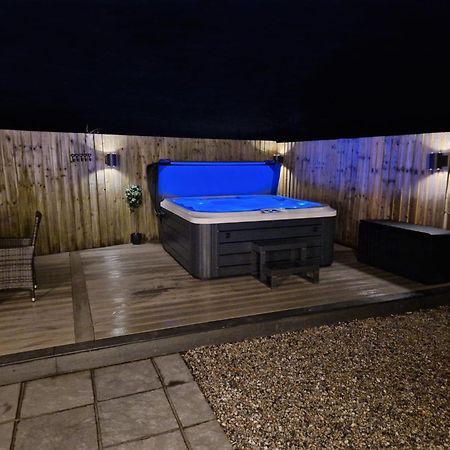 No 1 The Paddock - Spacious Holiday Home With A Hot Tub バッド エクステリア 写真