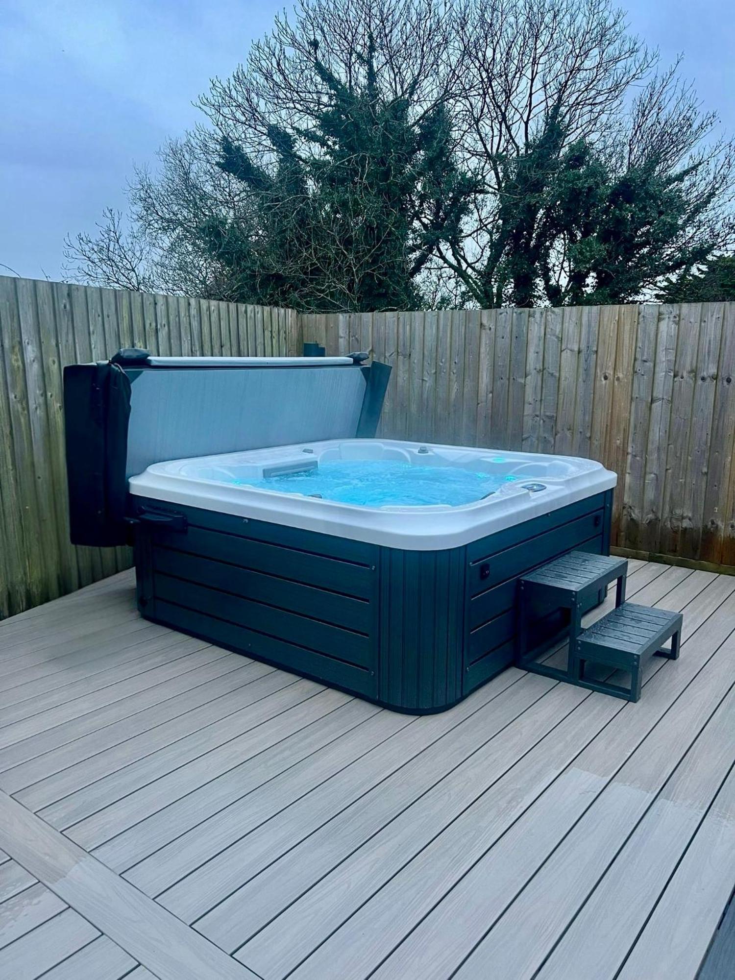 No 1 The Paddock - Spacious Holiday Home With A Hot Tub バッド エクステリア 写真